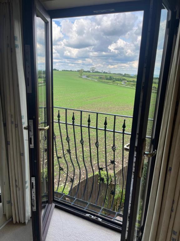 Willow Ridge - A Large Country House With 3 Rental Rooms Clutton Екстериор снимка