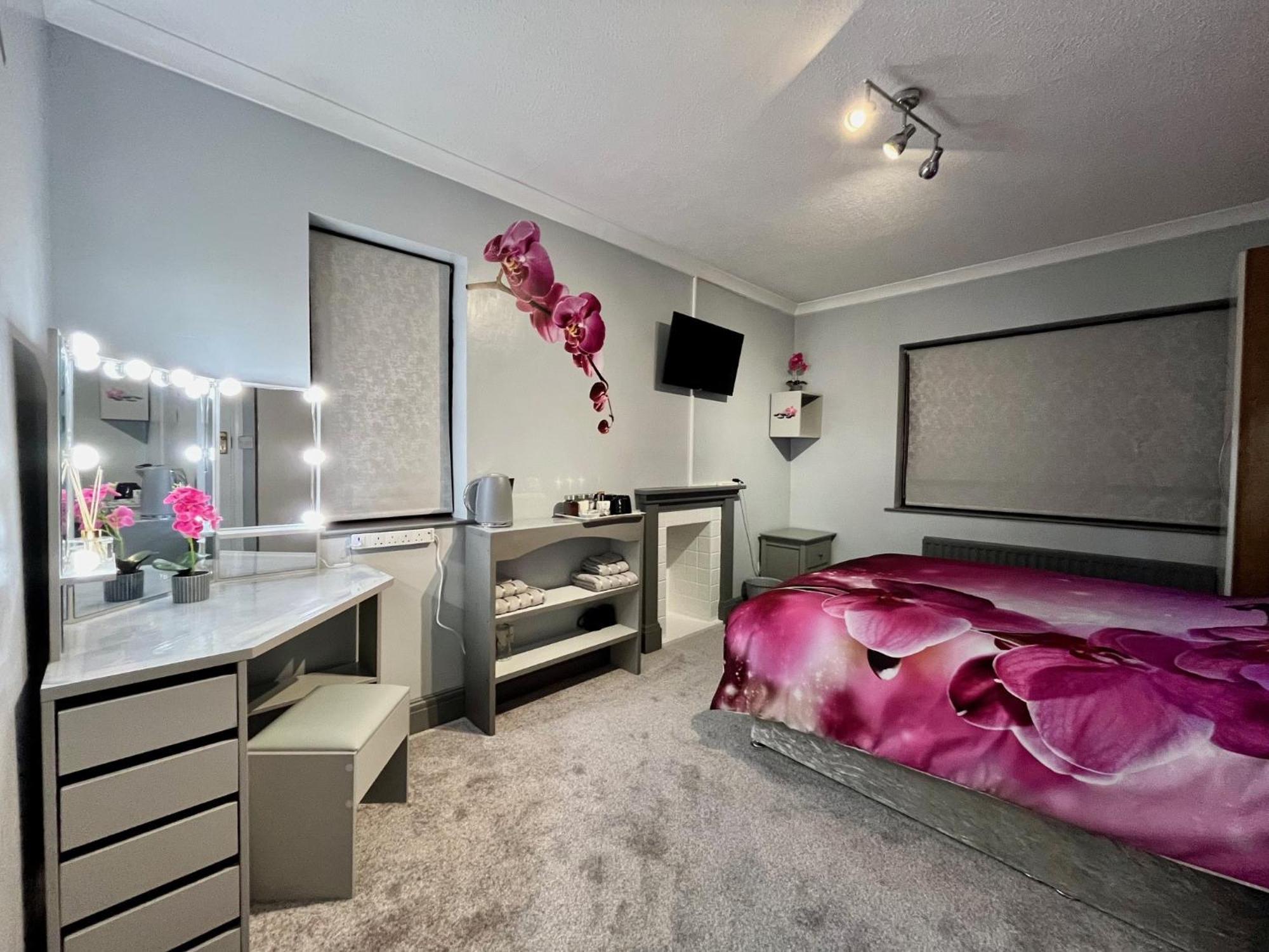 Willow Ridge - A Large Country House With 3 Rental Rooms Clutton Екстериор снимка