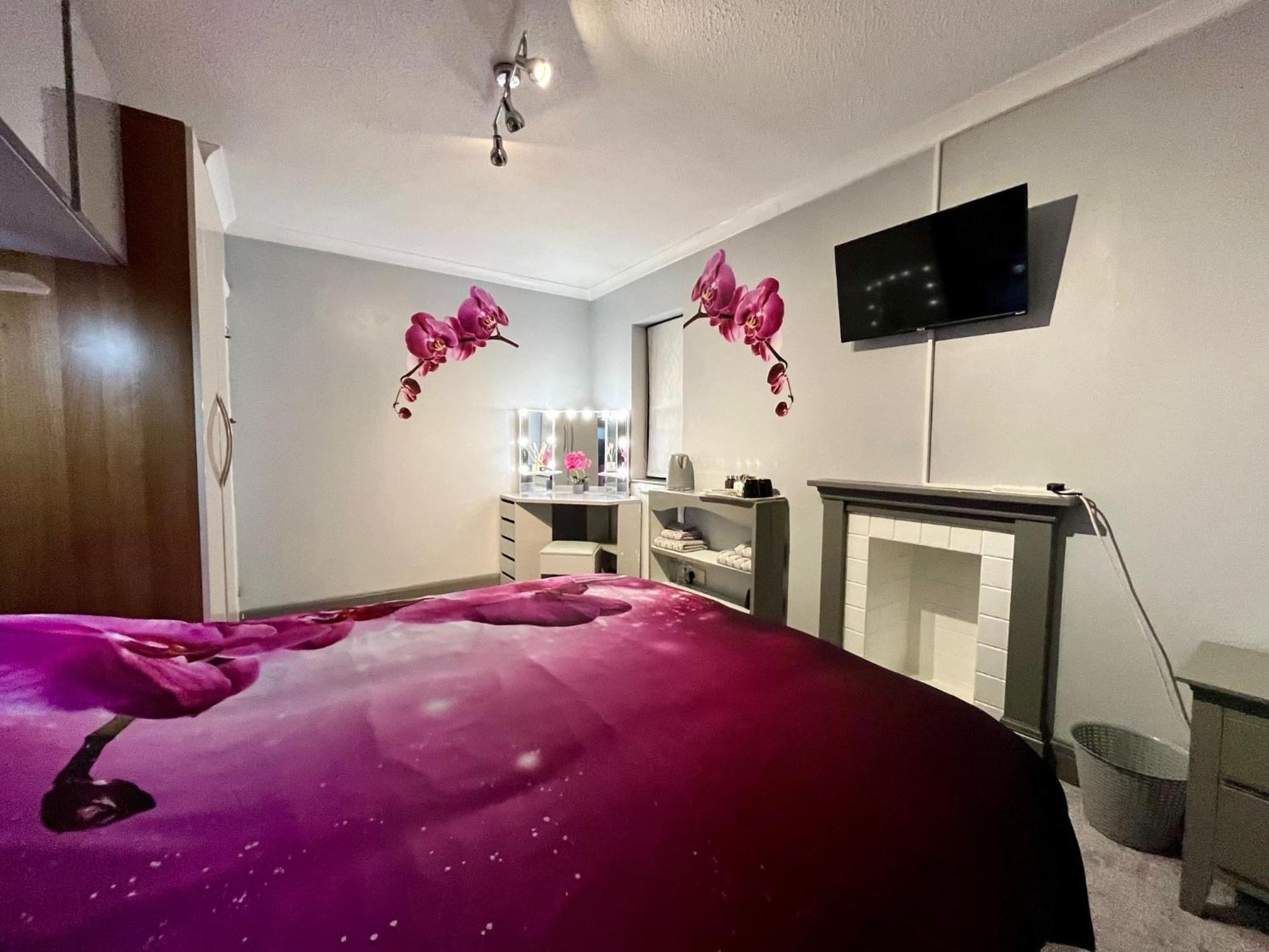 Willow Ridge - A Large Country House With 3 Rental Rooms Clutton Екстериор снимка